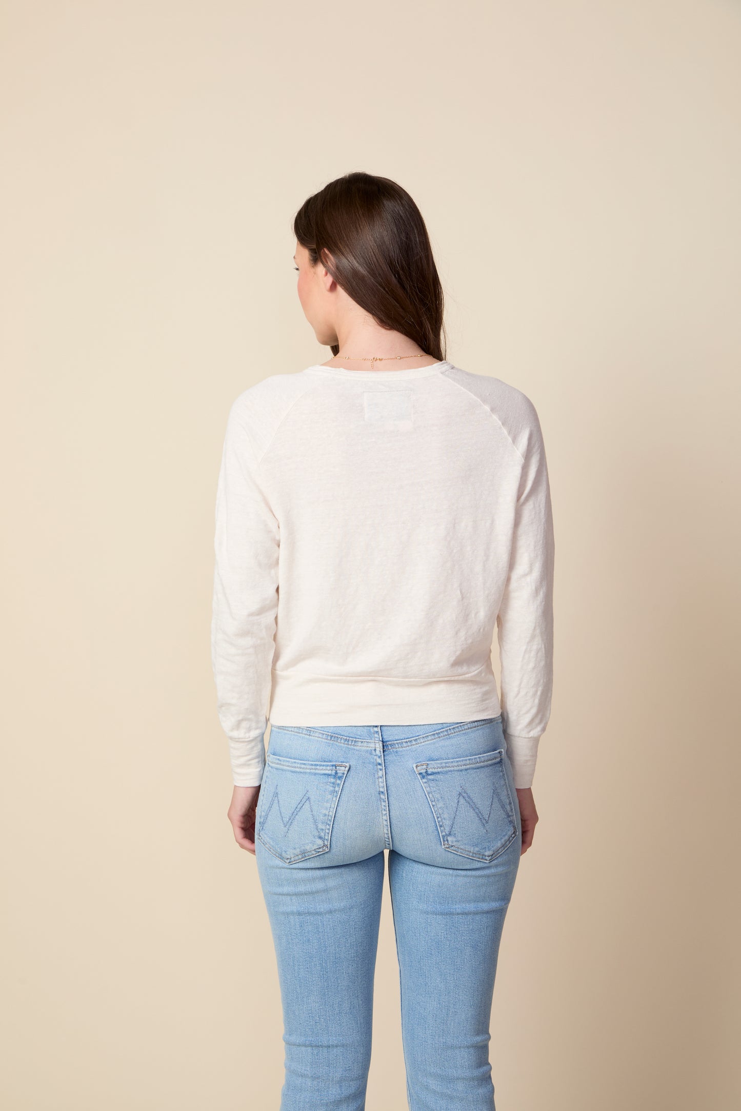 THE ROBBIE LONG SLEEVE RAGLAN TEE IN GARDENIA