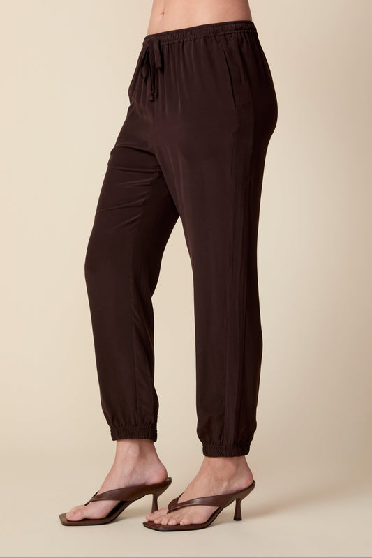 THE OLIVIA SILK JOGGER IN COFFEE BEAN BROWN