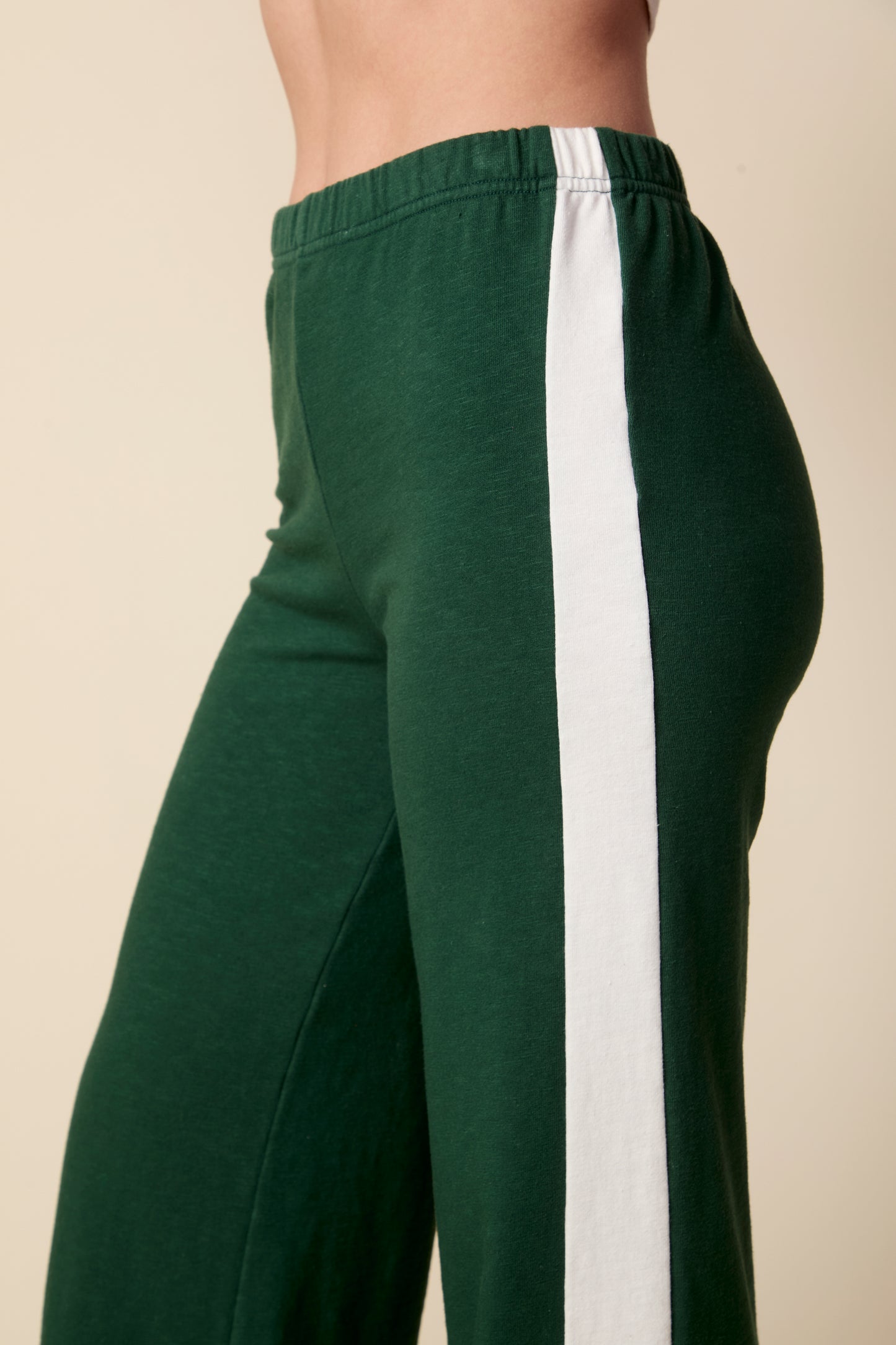 THE KYLE PANT IN PINE NEEDLE GREEN