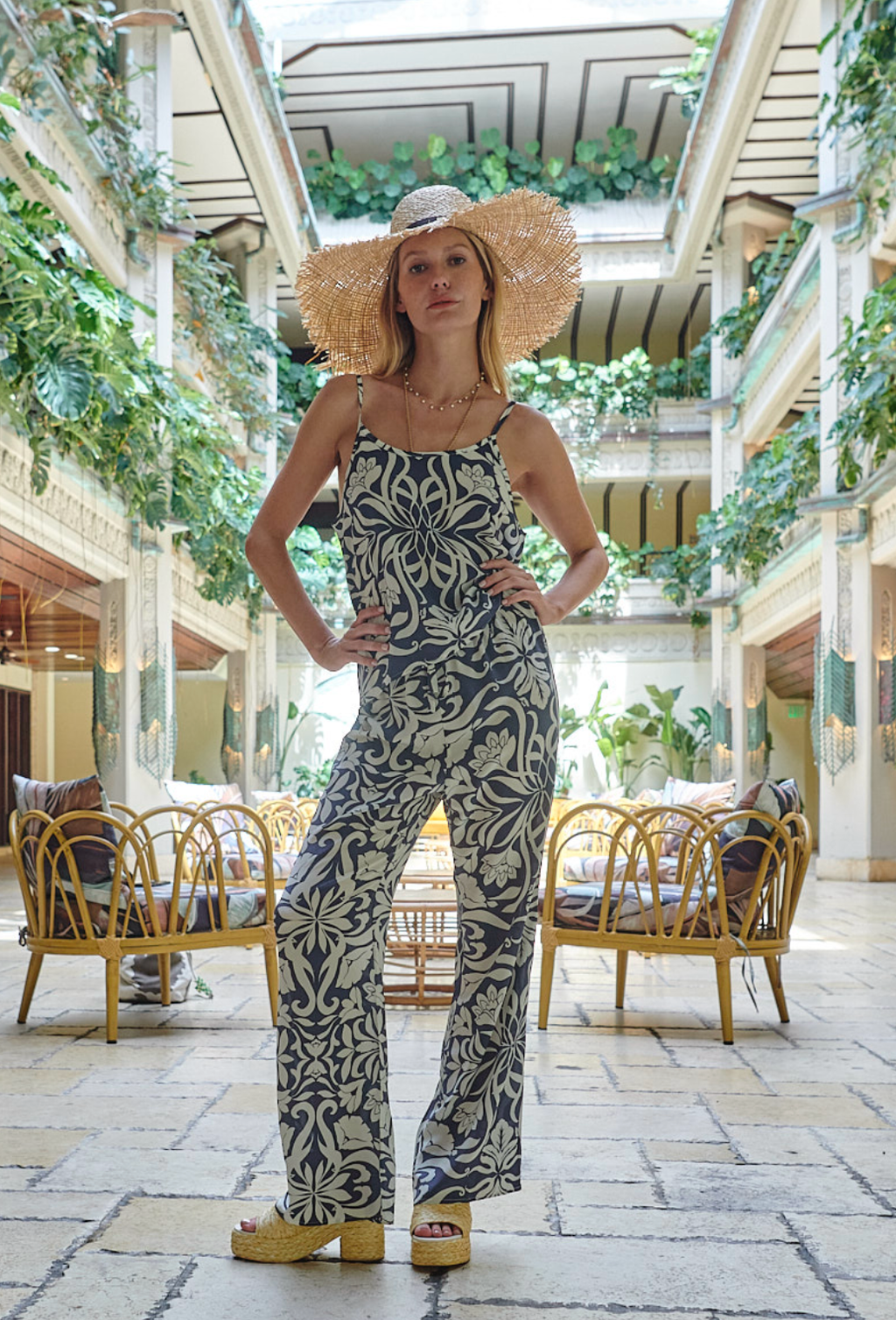 THE AIMEE SILK PANTS IN MONTE CARLO PRINT - ROYAL PALMS love & legacy