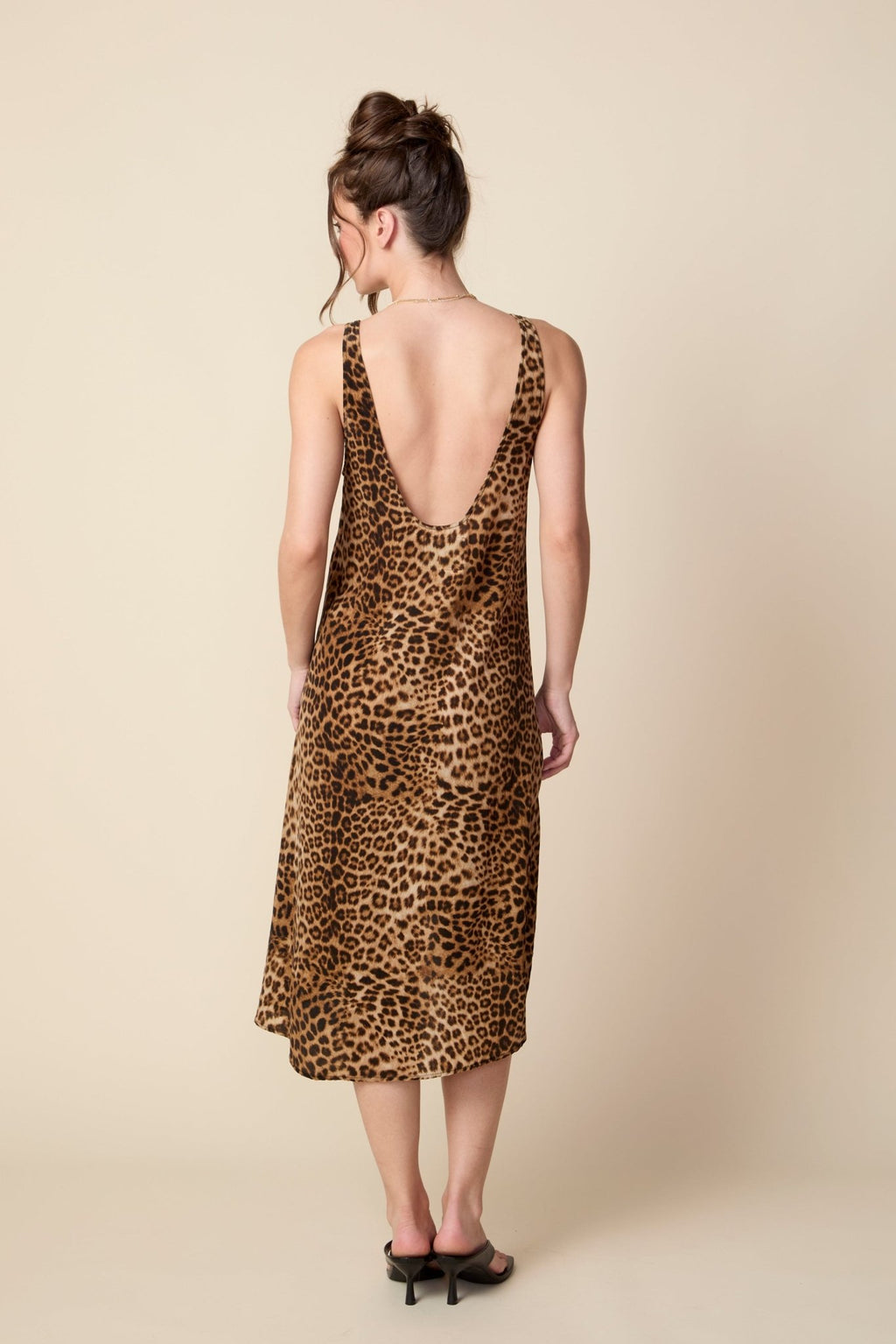THE AMANDA SILK HI LO MIDI DRESS IN DOLCE VITA ANIMAL PRINT - ROYAL PALMS love & legacy