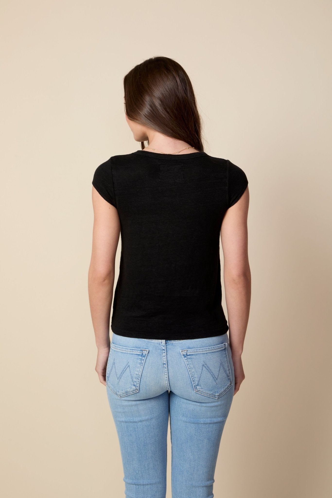 THE BENNETT TEE IN BLACK - ROYAL PALMS love & legacy