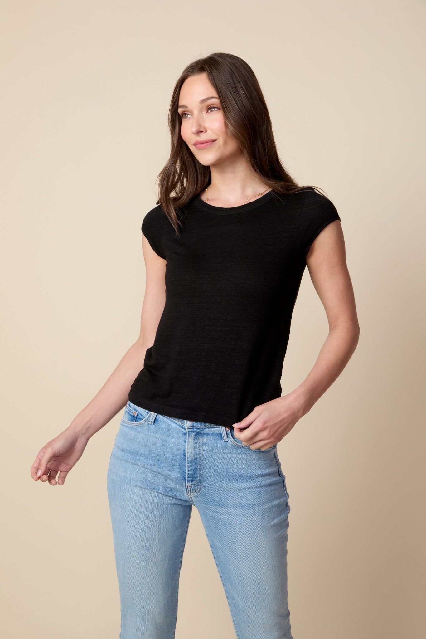 THE BENNETT TEE IN BLACK - ROYAL PALMS love & legacy