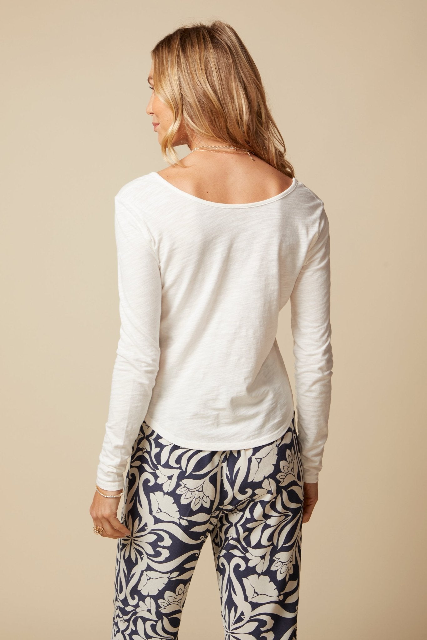 THE DAPHNE LONG SLEEVE TEE IN COTTON SLUB JERSEY IN VINTAGE WHITE - BACK TO FRONT - ROYAL PALMS love & legacy
