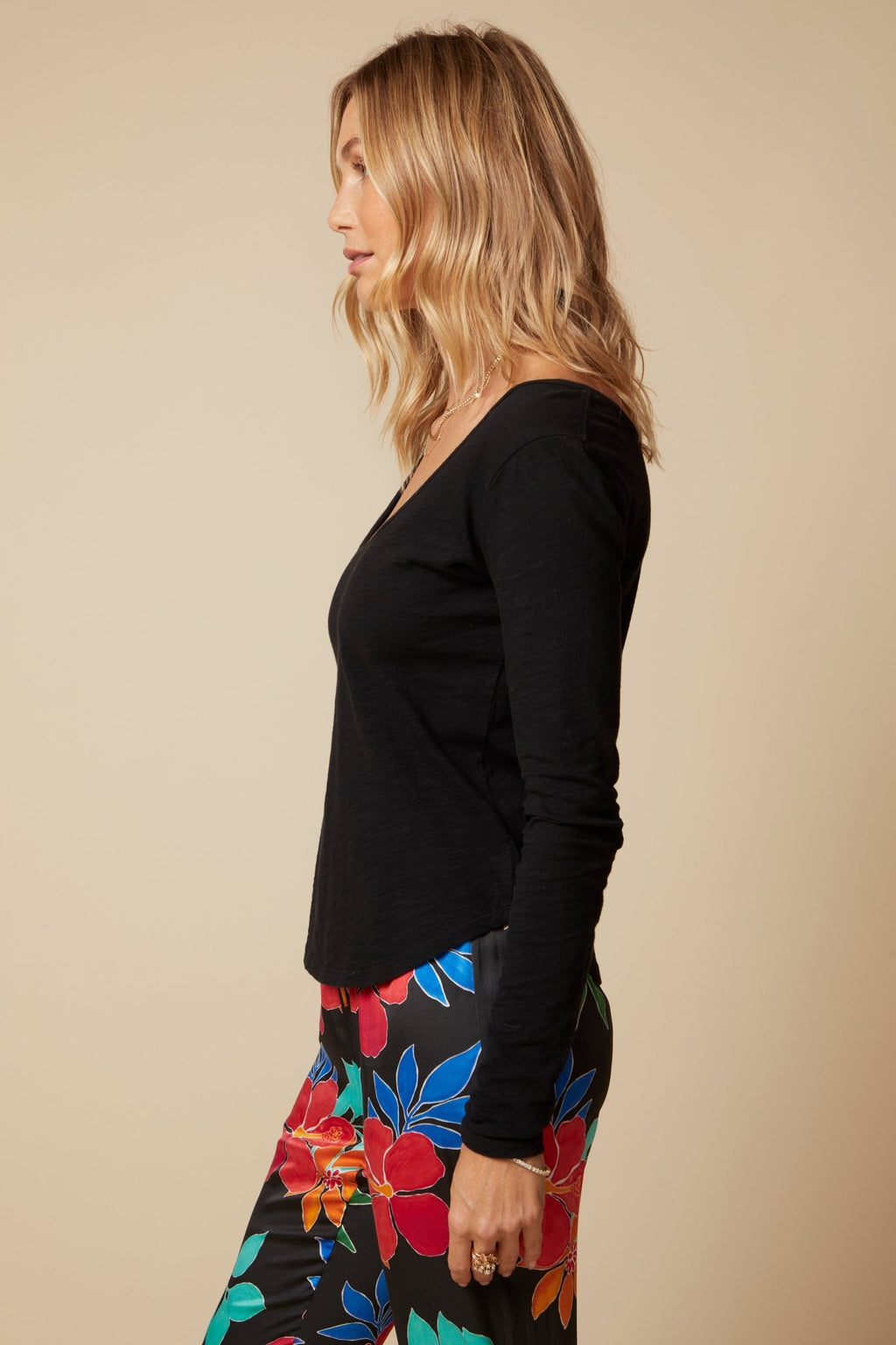 THE DAPHNE LONG SLEEVE TEE IN COTTON SLUB JERSEY IN WASHED BLACK - BACK TO FRONT - ROYAL PALMS love & legacy