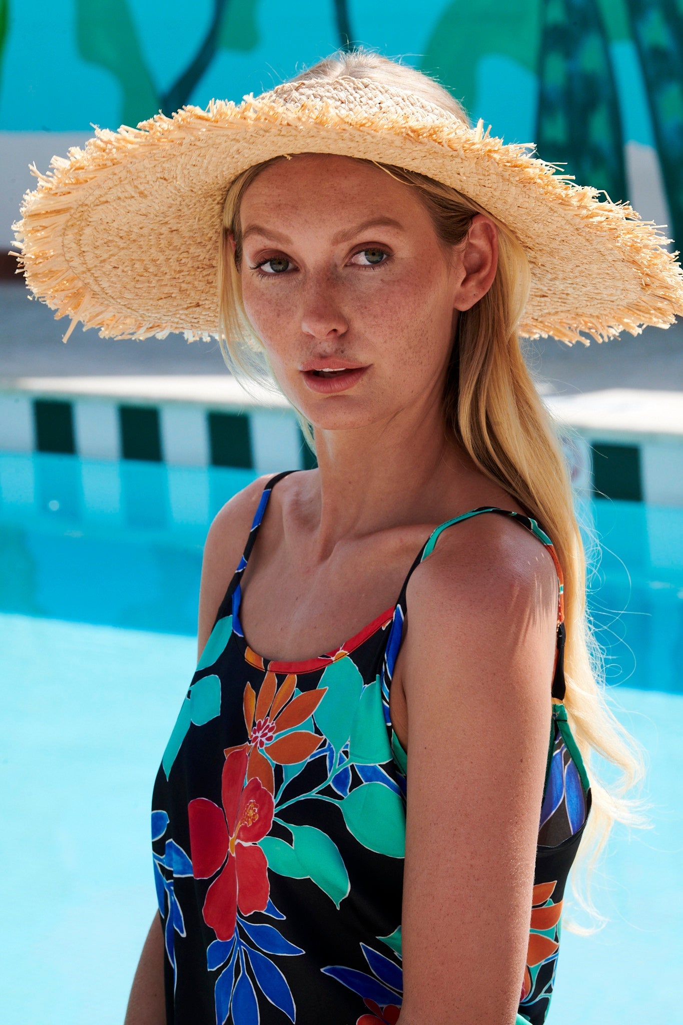 THE DAYNA SILK CAMI IN CAPRI FLORAL PRINT - ROYAL PALMS love & legacy