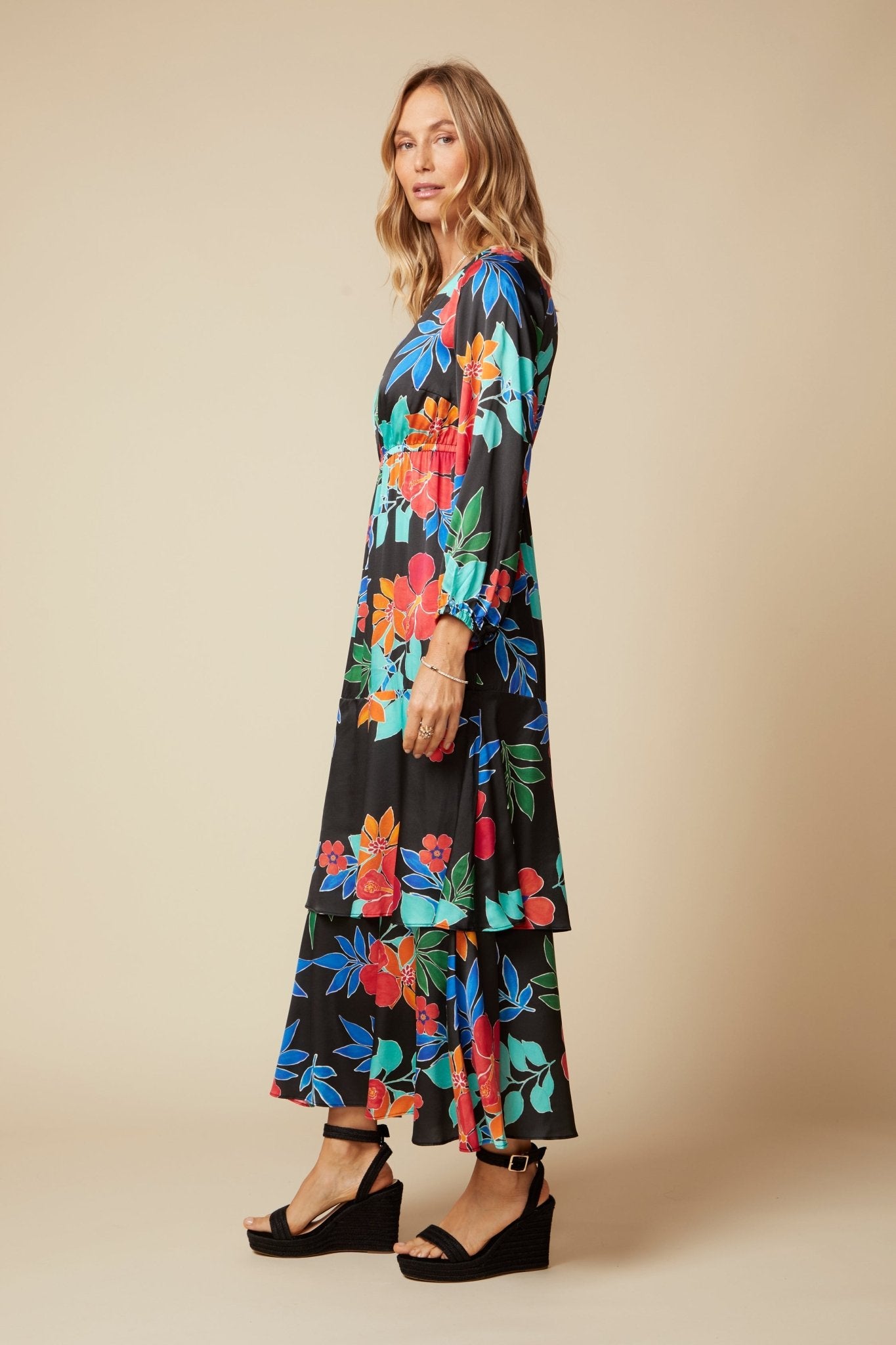 THE HARLOW SILK TIERED MAXI DRESS IN CAPRI FLORAL PRINT - ROYAL PALMS love & legacy
