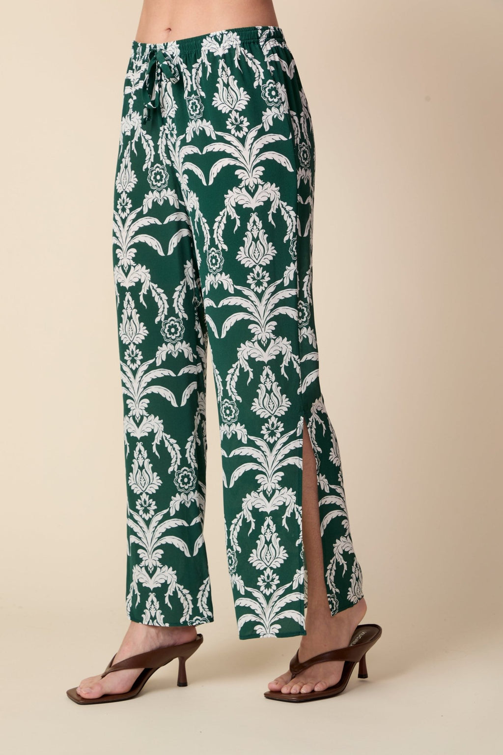 THE KATRINA SILK PANTS IN POLO LOUNGE PALM PRINT - ROYAL PALMS love & legacy