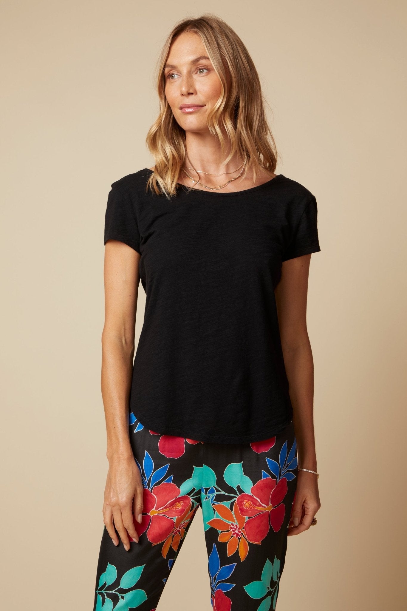 THE LARA S/S TEE IN COTTON SLUB JERSEY IN WASHED BLACK - BACK TO FRONT - ROYAL PALMS love & legacy