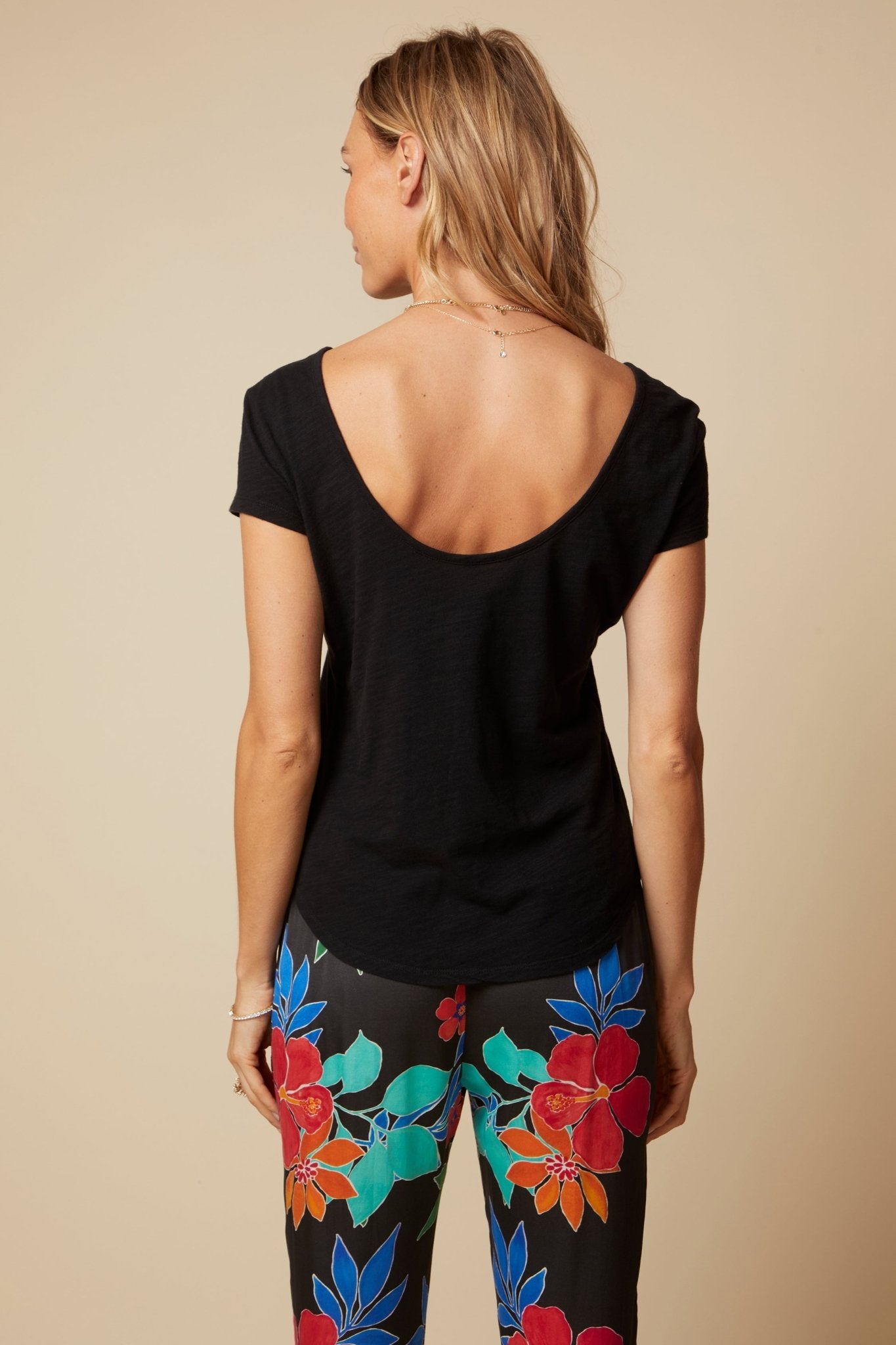 THE LARA S/S TEE IN COTTON SLUB JERSEY IN WASHED BLACK - BACK TO FRONT - ROYAL PALMS love & legacy