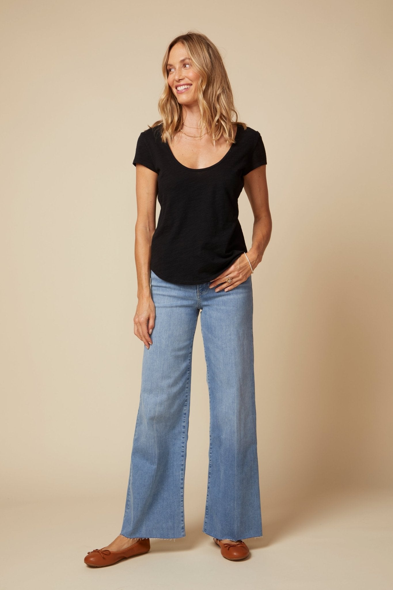 THE LARA S/S TEE IN COTTON SLUB JERSEY IN WASHED BLACK - BACK TO FRONT - ROYAL PALMS love & legacy