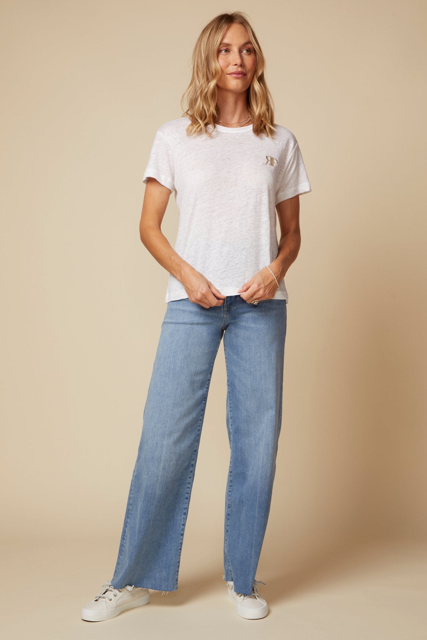 THE LAYLA TEE IN WHITE LINEN JERSEY - ROYAL PALMS love & legacy