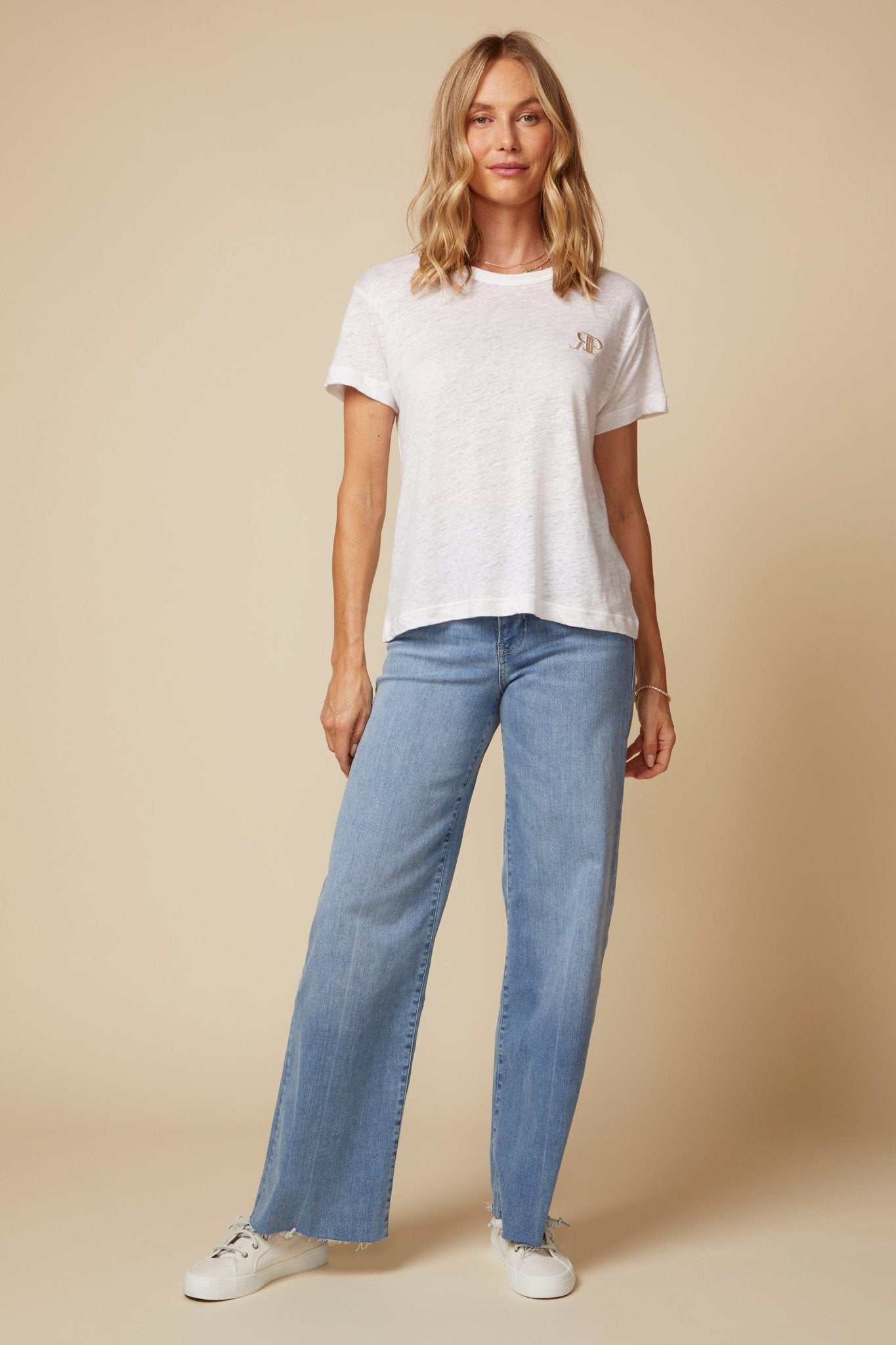 THE LAYLA TEE IN WHITE LINEN JERSEY - ROYAL PALMS love & legacy