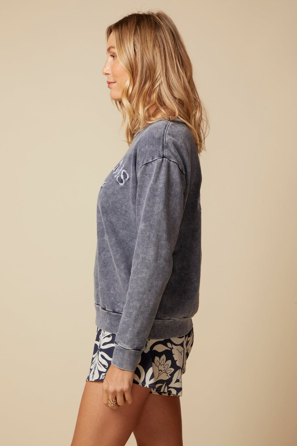 THE MADISON PULLOVER SWEATSHIRT IN COTTON SLUB FRENCH TERRY IN NAVY - ROYAL PALMS love & legacy