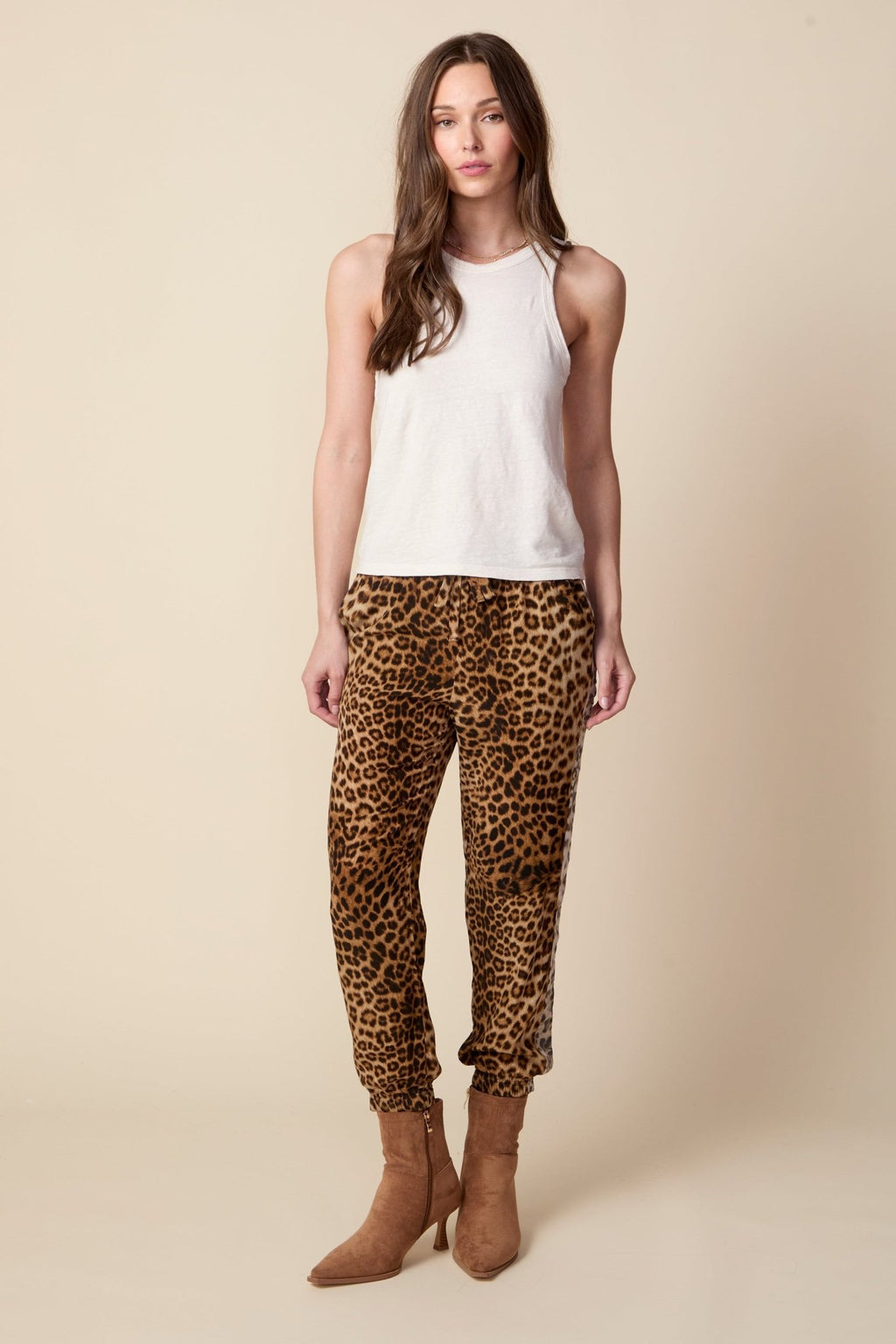THE OLIVIA SILK JOGGER IN DOLCE VITA ANIMAL PRINT - ROYAL PALMS love & legacy