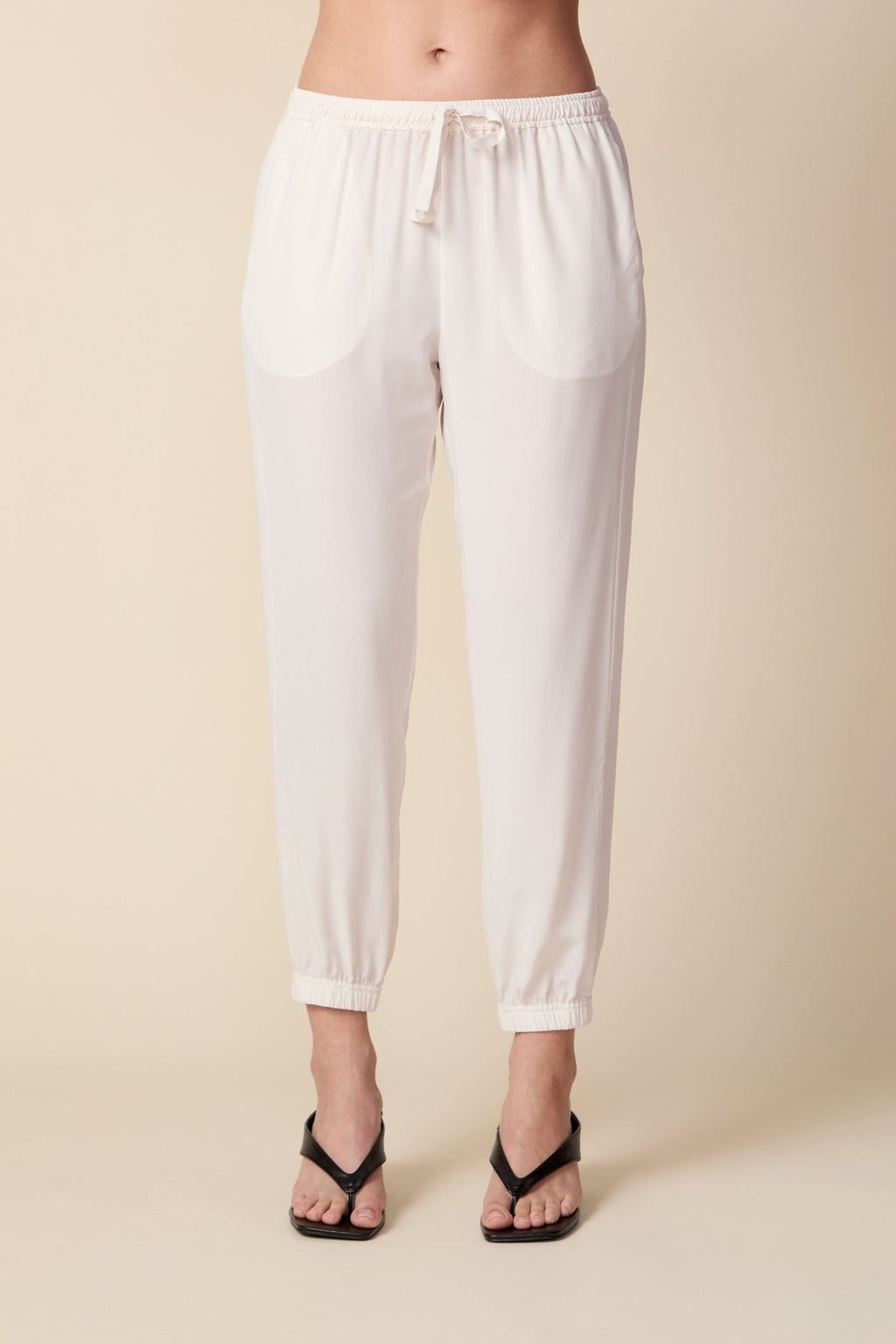THE OLIVIA SILK JOGGER IN GARDENIA - ROYAL PALMS love & legacy