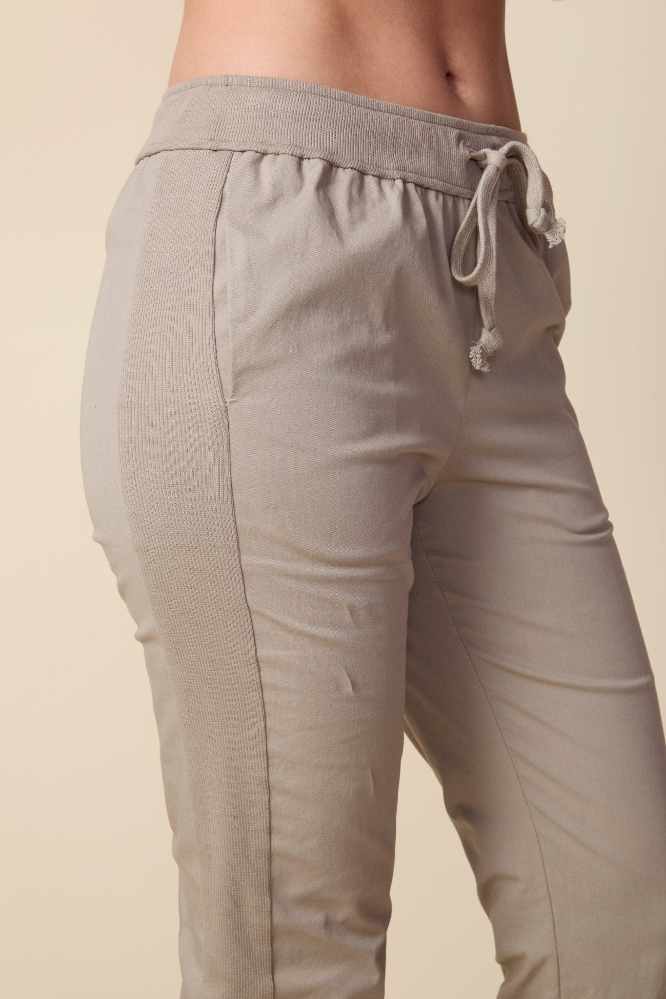 THE SHANE MIXED MEDIA JOGGER IN VINTAGE KHAKI - ROYAL PALMS love & legacy